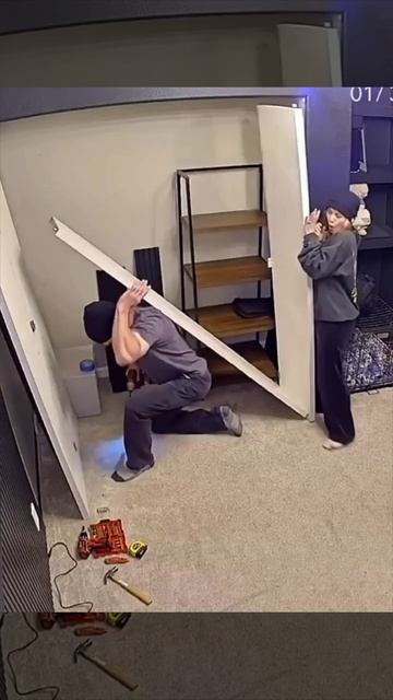 Ремонт с женщиной... #ремонт #женщины #ремонтквартир #мужижена #муж #жена #дверь #побашке #удар смотреть онлайн
