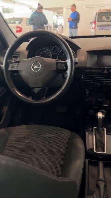 Opel Astra '2011 смотреть онлайн