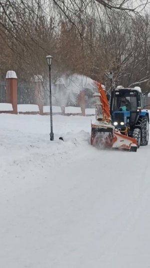 СИНИЙ ТРАКТОР