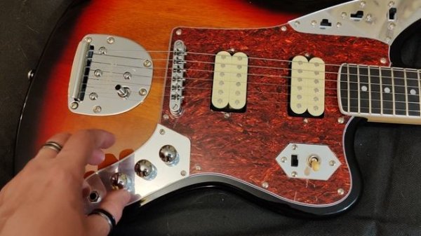 Обзор сборки китайской реплики Fender Jazzmaster санберст (Jaguar Кобейна)