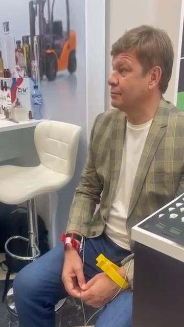 Дмитрий Губерниев измеряет состояние нервной системы с помощью LQ One
