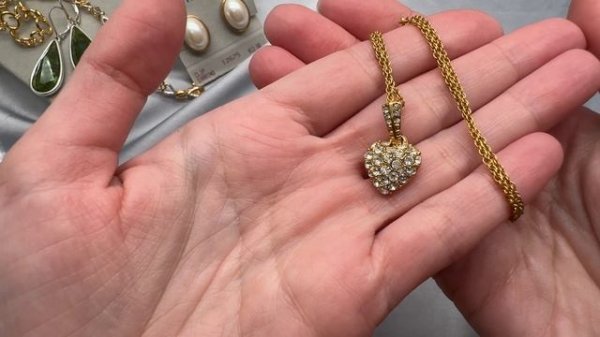 17. РАСПАКОВКА Винтажной бижутерии. Sarah Coventry, Avon, Judy Lee и др.