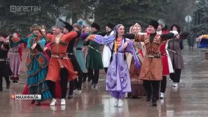 Масштабный флешмоб «Хоровод дружбы» прошел в Махачкале