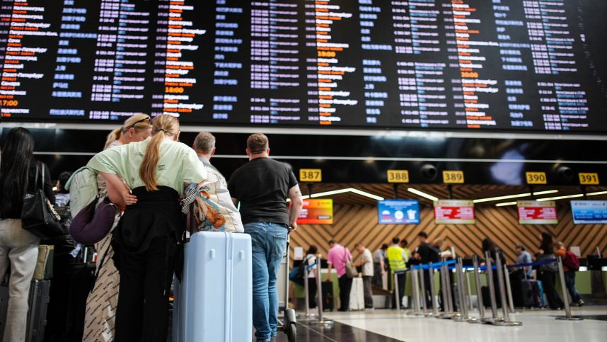 От 70 тысяч рублей: куда недорого съездить за границу весной