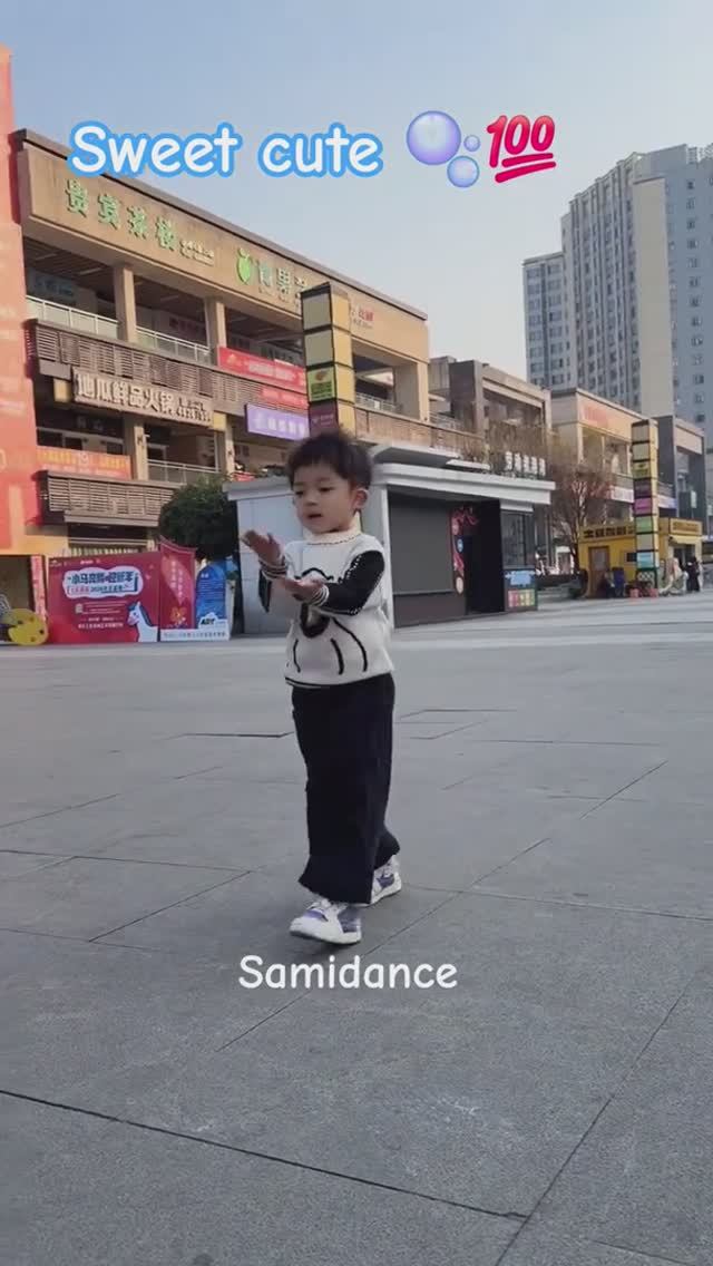 Sweet cute #dance #happydance #viral #shorts #healthyfun #beautiful #yt смотреть онлайн