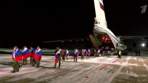 157 бойцов, освобожденных из украинского плена, вернулись на Родину.