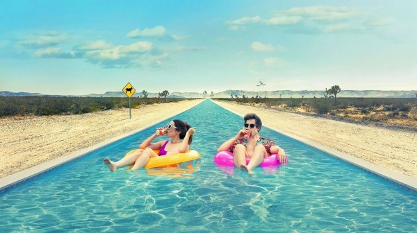 Зависнуть в Палм-Спрингс (краткий пересказ фильма. Бесплатный сеанс)