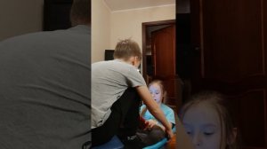 Типичные брат и сестра