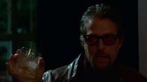 Сцена где Рэймонд красиво поясняет Флэтчеру, что он всё-таки лох - Джентльмены (2019)