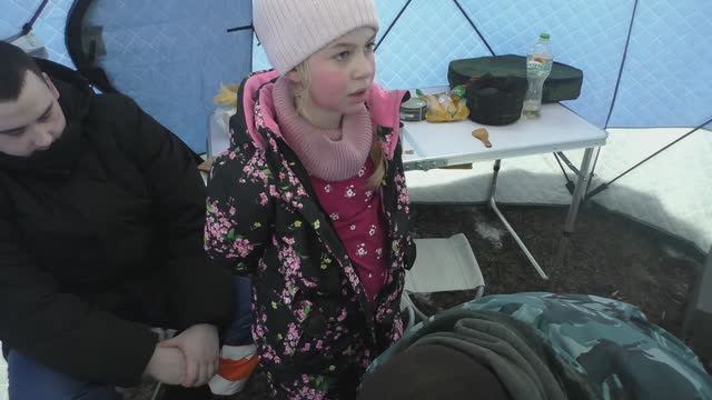 Семья в палатке при минусовой температуре. Большое зимнее приключение 2+2