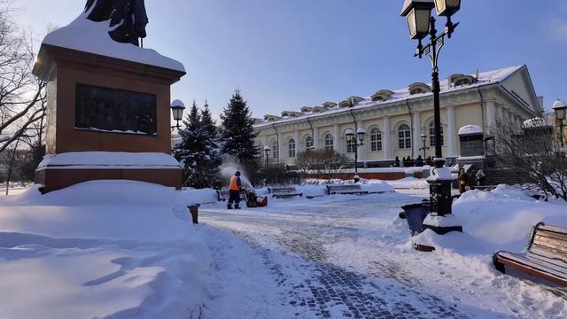ГВАРДЕЙЦЫ И КРЕМЛЬ 💂♂️ Смена караула и главные достопримечательности смотреть онлайн
