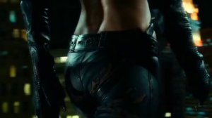 Сексапильная Женщина - кошка 2004