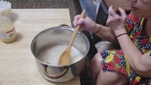 1 ч.фкусная минутка- чиабата(батон)пицца и сосиски в тесте и гороховый суп со шкварками и колбасой