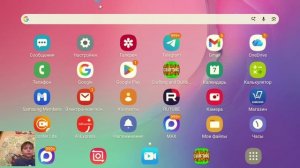 Артём показывает свой планшет 🤩