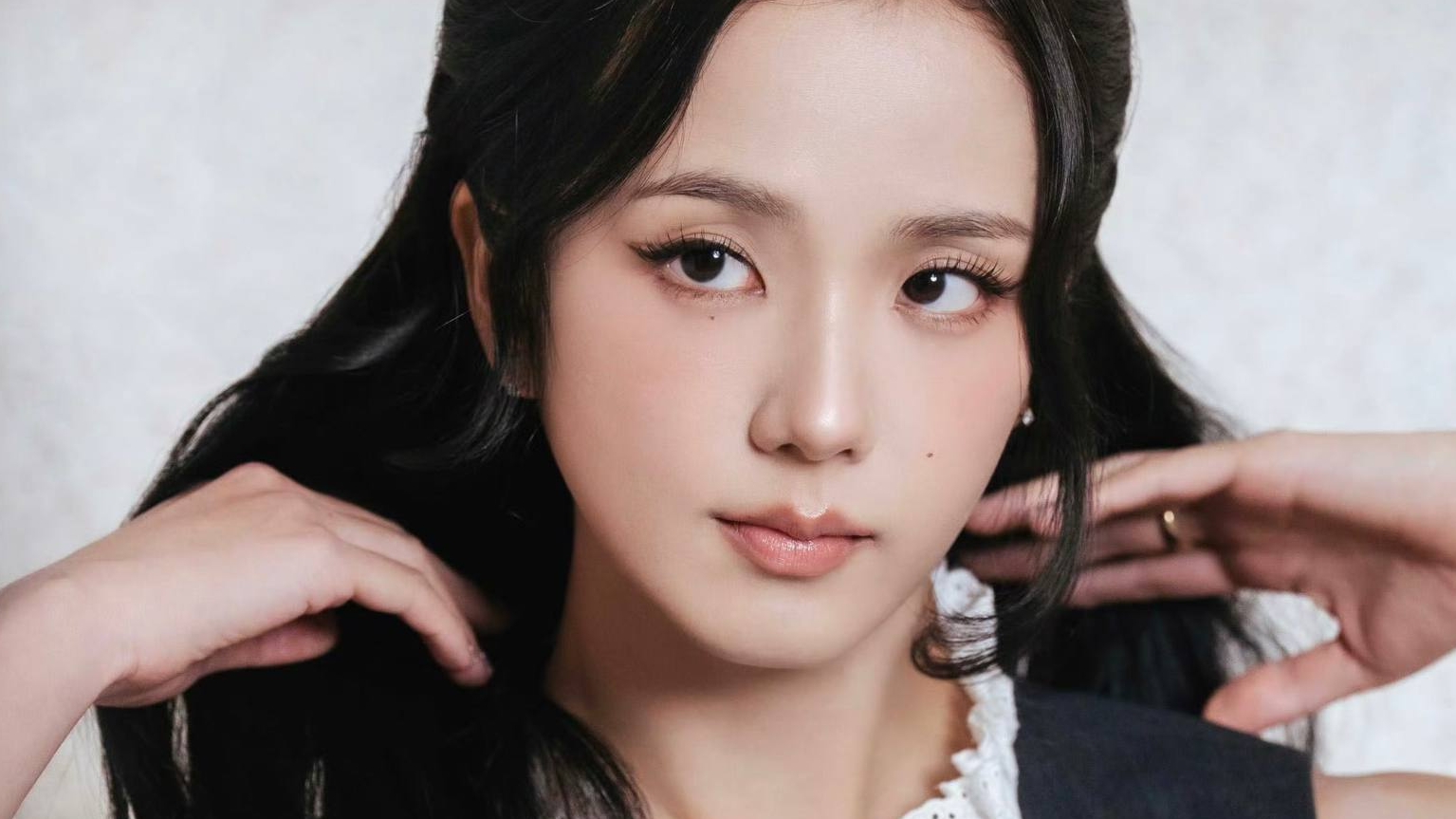 Jisoo X Self-Portrait (Бренд Одежды)