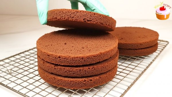 🍫 ШОКОЛАДНЫЙ БИСКВИТ НА КИПЯТКЕ 💥 ИДЕАЛЕН ДЛЯ ТОРТА «ФЕРРЕРО РОШЕ» 🌰 Влажный и шоколадный!