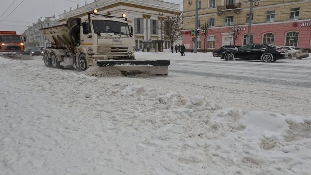 Снегоуборочная техника чистит дорогу смотреть онлайн