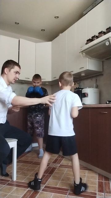 Отработка ударов на месте