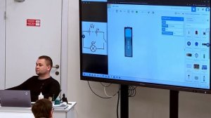 Урок №4 | Электрические схемы в Tinkercad: собираем и тестируем цепь с лампой и выключателем