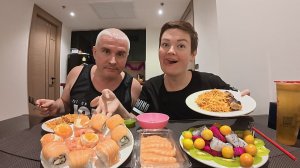 Мукбанг ПИРУЕМ, есть что ОТМЕТИТЬ! ОТГОВОРИЛА Вована от ОШИБКИ! Мы СЧАСТЛИВЕЕ многих! Семейный ужин