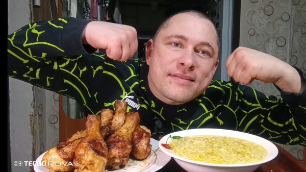 мукбанг/обжорыч/Жареные куриные ножки, Доширак/