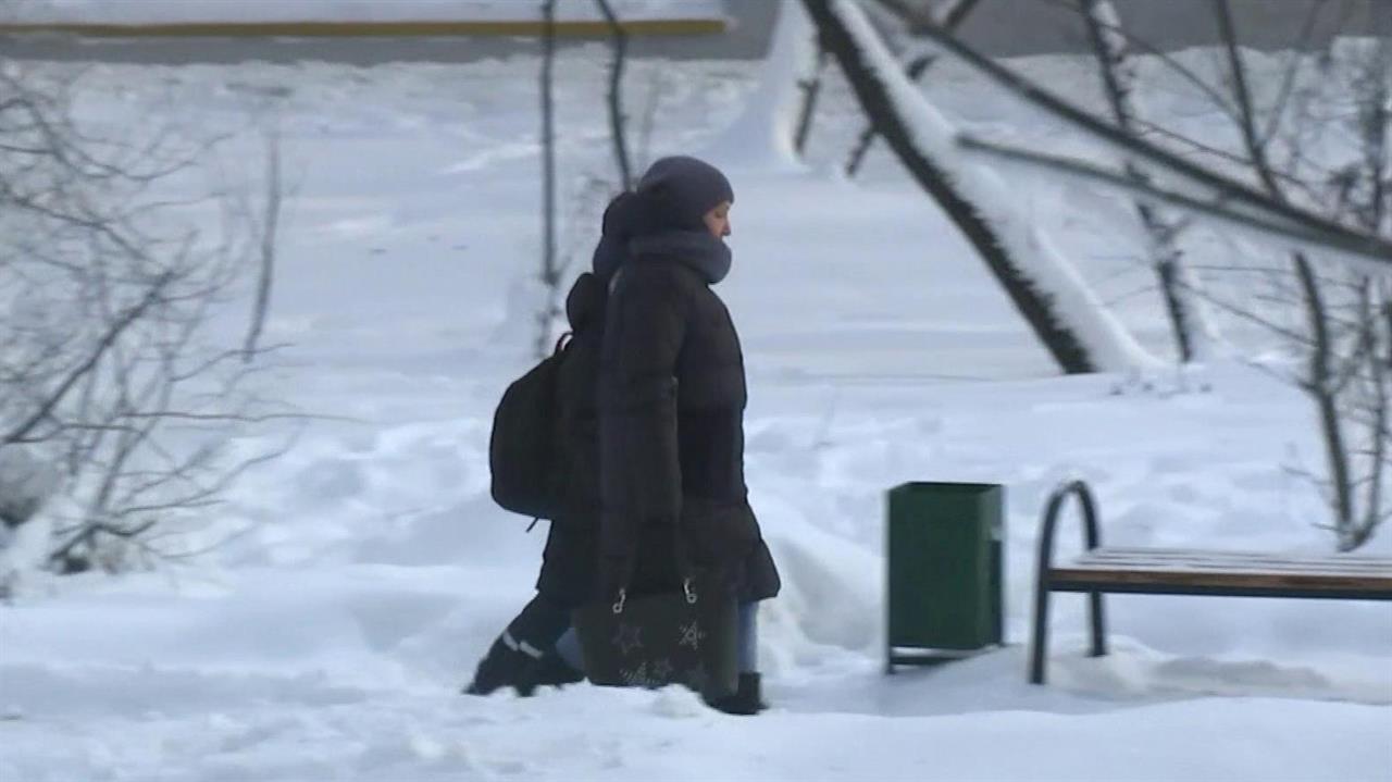 Аномальные морозы уходят из центральных регионов России. смотреть онлайн