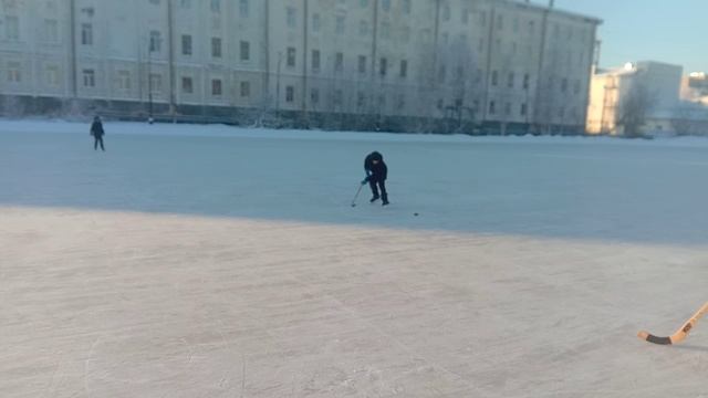 я один на катке