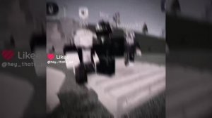 они приставали к девке