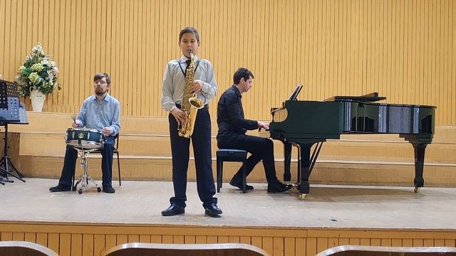 Хатмуллин Дамир. Victor Schertzinger. Tangerine смотреть онлайн