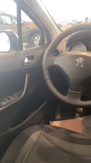 Peugeot 408 '2013 смотреть онлайн