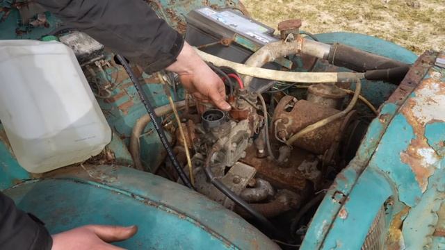 Старичок Оживает  МОСКВИЧ-401.Завелся простояв 29 лет..