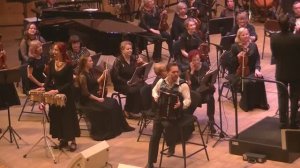 Виртуоз Айдар Гайнуллин и оркестр Самарской филармонии.