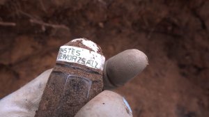 Будто столовка, кекс и удивительная солонка в одном блиндаже.