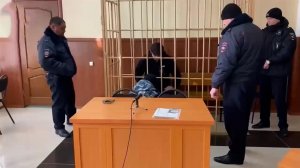 Суд арестовал ворвавшегося с ножом в детский сад в Оренбургской области мужчину.