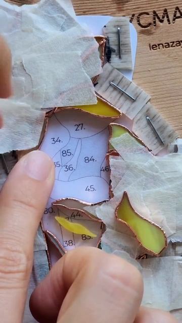 Нелегкая работа по созданию витража🌺 смотреть онлайн