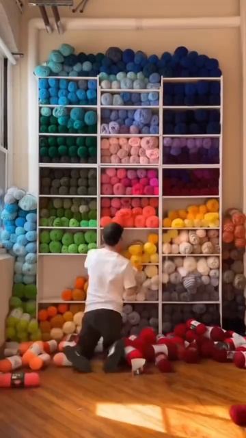 Стеллаж с пряжей смотреть онлайн