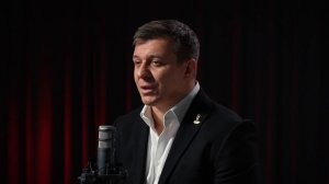 девушка пела в церковном хоре