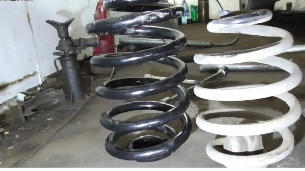 Замена задней пружины Opel Omega B