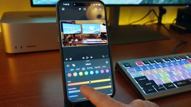 Видеомонтаж на телефоне Почему Premiere Mobile превосходит YouTube Create смотреть онлайн