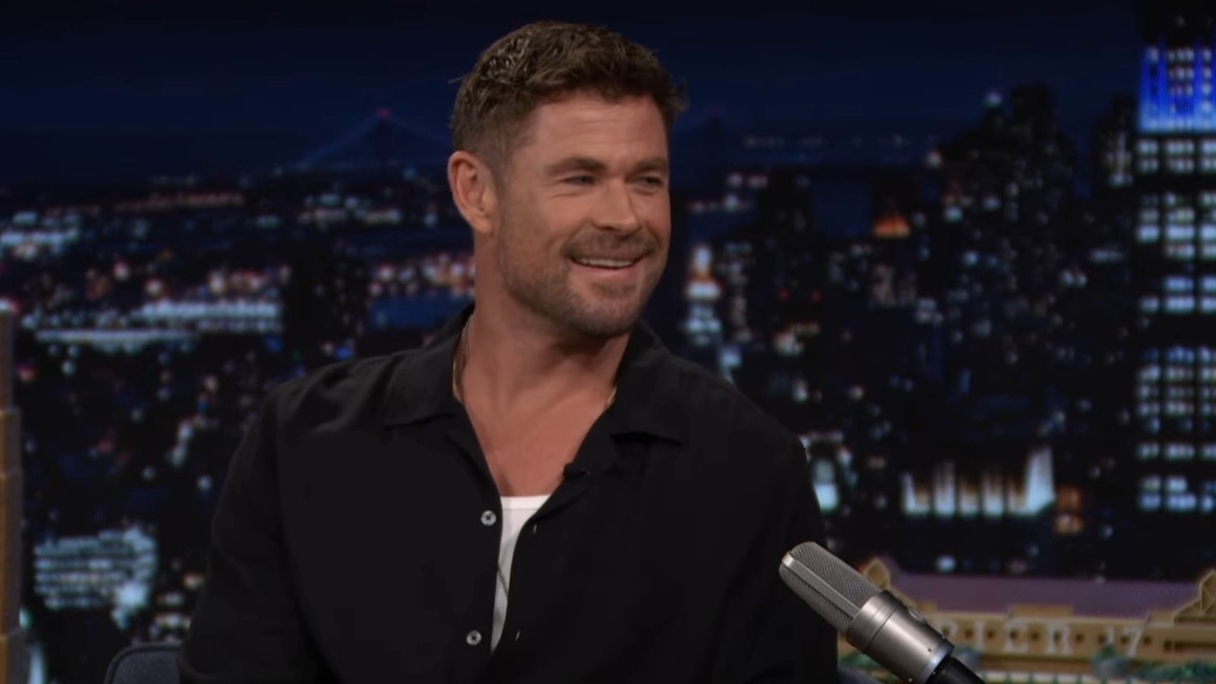 Крис Хемсворт пережил жуткую аварию на багги в «Дюне», ответив на вопрос Холли Берри из «Мстителей: смотреть онлайн