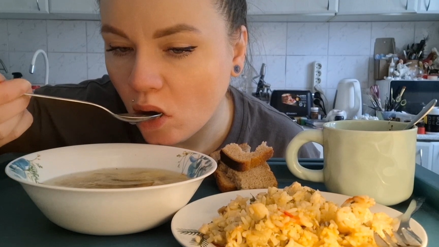 Мукбанг грибной супчик, ризотто #обед #мукбанг #фудблог смотреть онлайн