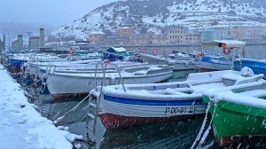 Балаклаву в Крыму замело снегом! Обалдеть! Снегопад над морем. Городской пляж - как идет ремонт