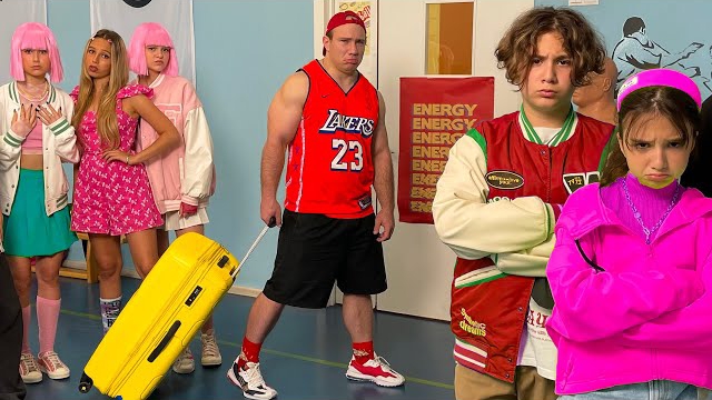 САМЫЙ СИЛЬНЫЙ ЧЕЛОВЕК В МИРЕ УХОДИТ ИЗ КАМПУСА? КАМИЛЬ ПОДДЕРЖАЛ ДРУГА смотреть онлайн