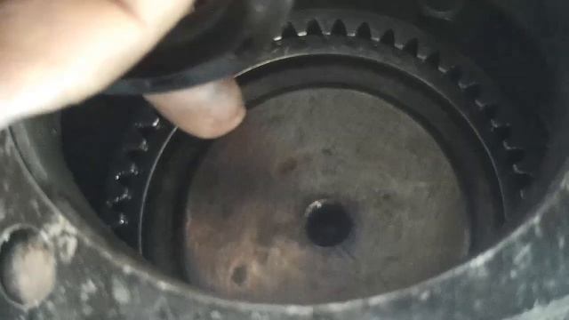 МАЗ-5432.Масло бежит с сальника привода ТНВД ЯМЗ-236 БЕ 2. Что делать? смотреть онлайн