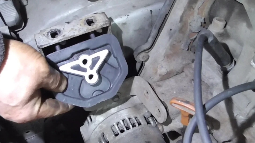 Замена передней подушки двигателя Daewoo Sens ZAZ Sens ZAZ Chance