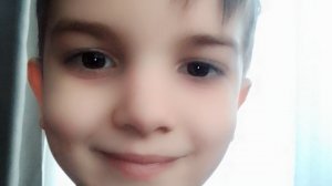 я показал лицо