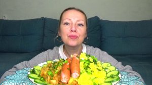 Мукбанг картошка пюре с сосисками и тушеная капуста. Еда вкуснота!