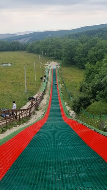 кататься на таблетке
дагестанские горки