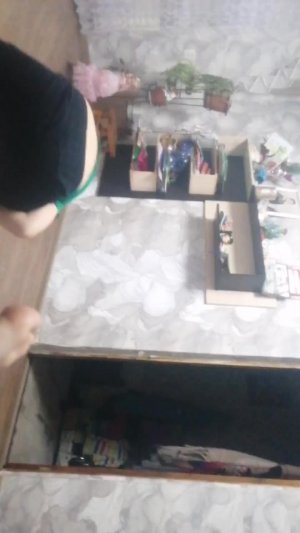 Мы стоим на руках почти