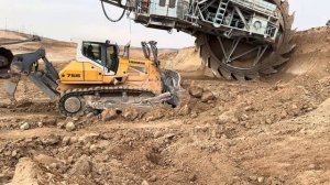 Роторный экскаватор и бульдозер LIEBHERR 756